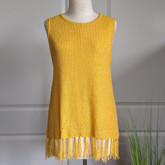 Pepin Tops - Pepin Tank Knit Crochet Fringe Tassel Gold M EUC